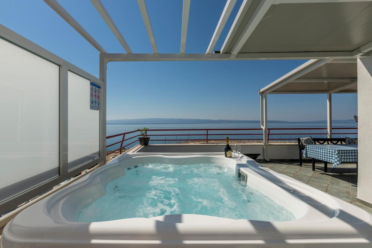 דירות ספליט Seaside Penthouse With Hot Tub Sky Living מראה חיצוני תמונה