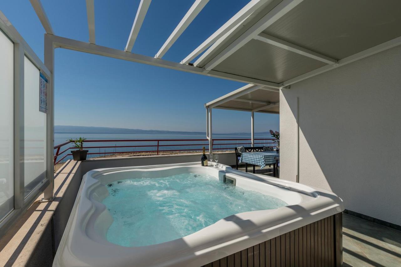 דירות ספליט Seaside Penthouse With Hot Tub Sky Living מראה חיצוני תמונה