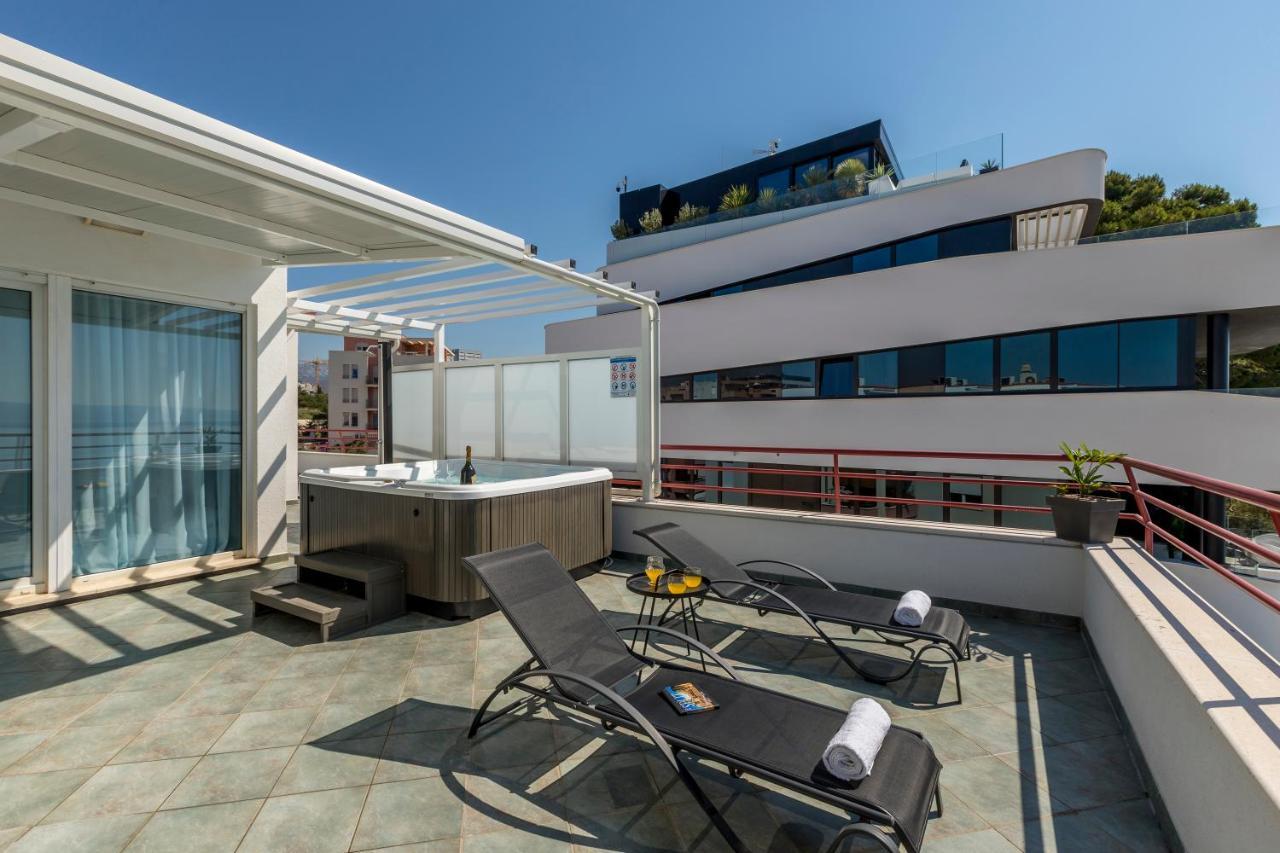 דירות ספליט Seaside Penthouse With Hot Tub Sky Living מראה חיצוני תמונה