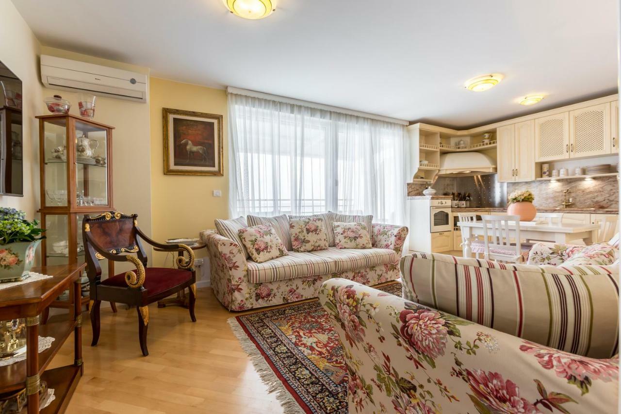 דירות ספליט Seaside Penthouse With Hot Tub Sky Living מראה חיצוני תמונה