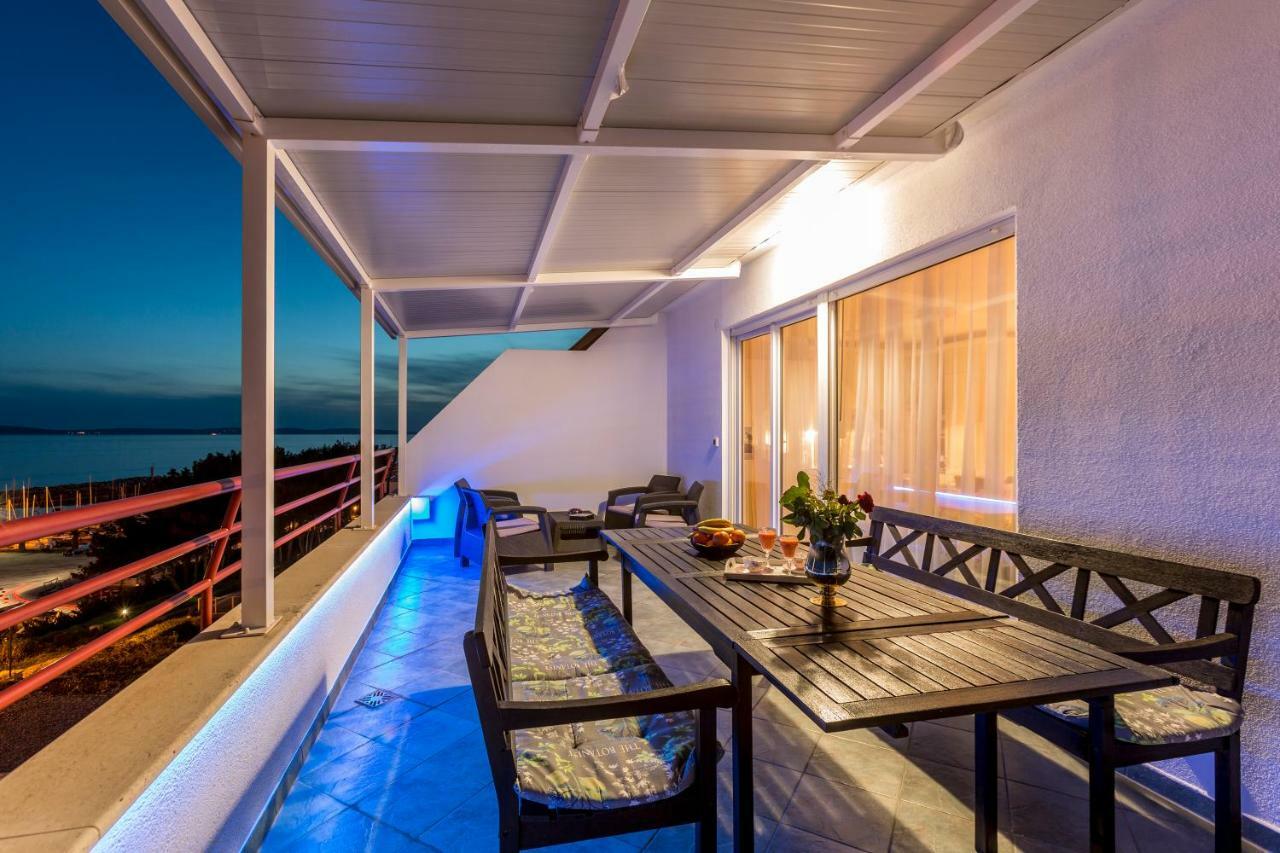 דירות ספליט Seaside Penthouse With Hot Tub Sky Living מראה חיצוני תמונה