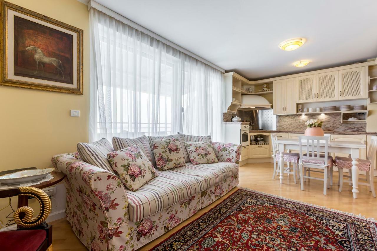 דירות ספליט Seaside Penthouse With Hot Tub Sky Living מראה חיצוני תמונה