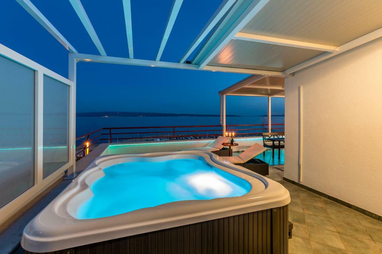 דירות ספליט Seaside Penthouse With Hot Tub Sky Living מראה חיצוני תמונה