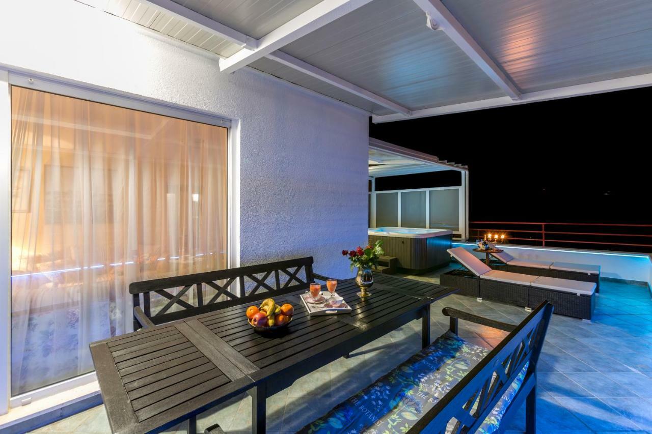 דירות ספליט Seaside Penthouse With Hot Tub Sky Living מראה חיצוני תמונה
